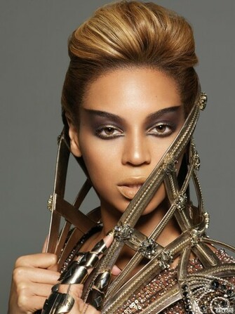 Back Pix For I Am Sasha Fierce Wallpaper