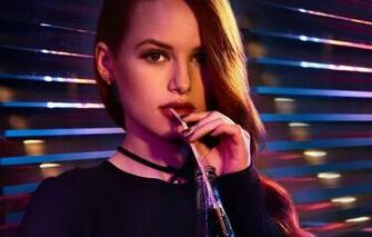 Wallpaper Look Bottle Actress Tube Red The Series Riverdale