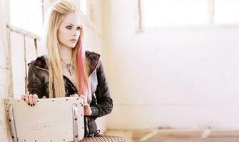 Avril Lavigne Photoshoot Wallpaper HD Desktop Wide