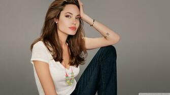 Angelina Jolie Beautiful Wallpaper