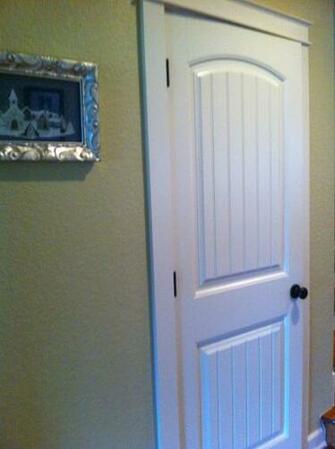 Wallpaper A Closet Door Jessica Alba HD iPhone