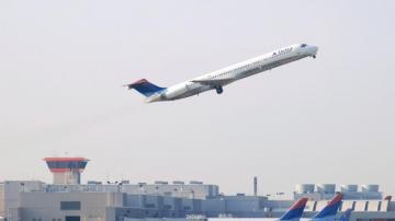 U S Customs Officer Charged With Smuggling Nearly Lbs Of