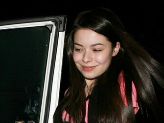 Miranda Cosgrove Wallpaper