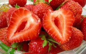 Strawberries Wallpaper