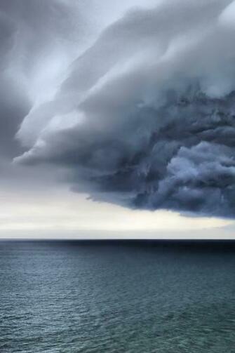 Big Storm iPhone HD Wallpaper