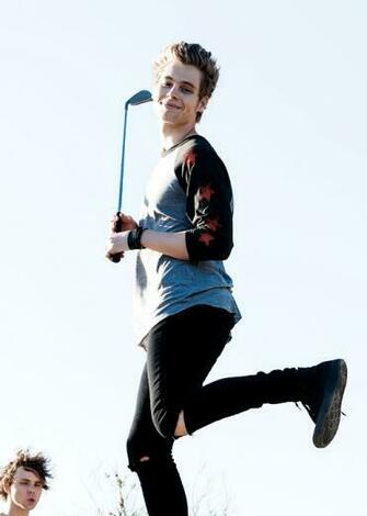 Hood Lh Luke Hemmings Michael Clifford Wallpaper