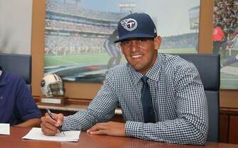 Marcus Mariota Signs Titans Contract