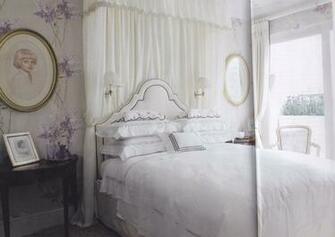 Stylishly Sated Mauve And Green
