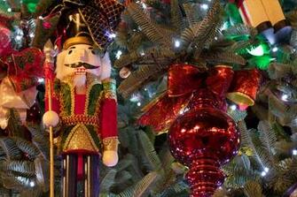 Christmas Tree With Nutcracker Desktop Wallpaper