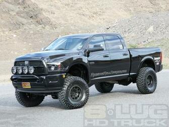 Desktop Wallpaper November Ram Runner HD Side Angle Photo