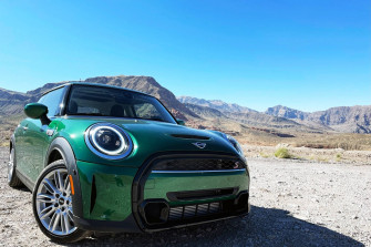 Mini Green Aesthetic On Desert 44uwcd75zzcs30c9 Wallpaper