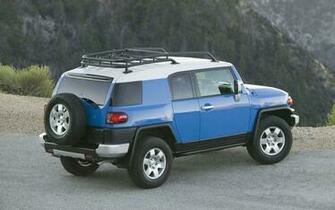 Toyota Fj Cruiser V6 Awd Widescreen Wallpaper