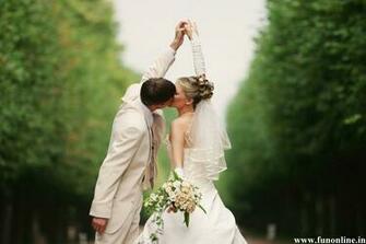 Newly Married Couple Love Kissing Wallpaper Dream