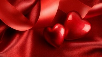 Red Big Small Love Wallpaper