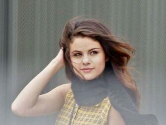 Selena Gomez Wallpaper