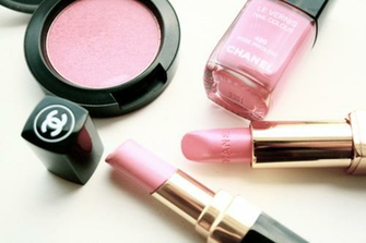 Chanel Make Up On