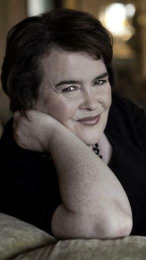 Wallpaper Susan Boyle Elbow Look Sofa Room