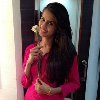 Shazna Azhar On Vrinda Dawda Hoop Earrings