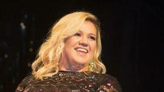 Kelly Clarkson Wallpaper Image Photos Pictures Background