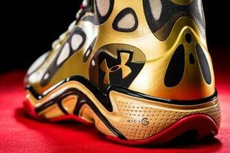 Stephen Curry Golden Shoes Wallpaper Artistic