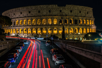 Colosseum At Night Limited Wallpaper
