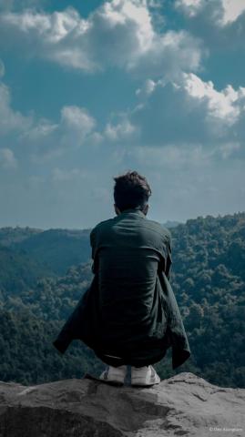 Man Lonely Meghalaya Hills 4k Ultra HD Mobile Wallpaper