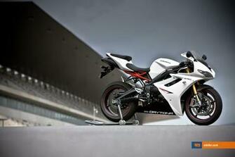 Triumph Daytona R Wallpaper Mbike