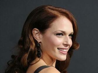 Amanda Righetti Smile Wallpaper