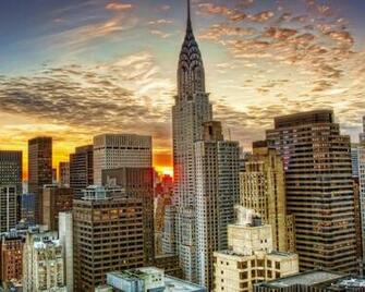 Cool Chrysler Building New Yorka Sunset Worlds Wallpaper