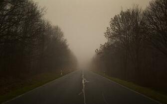 Desktop Wallpaper Road Disappearing Into The Mist