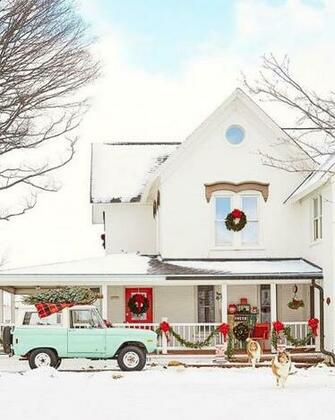 Scoutandnimble Instagram Photos And Videos Christmas