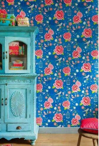 Bold Floral Print Wallpaper With A