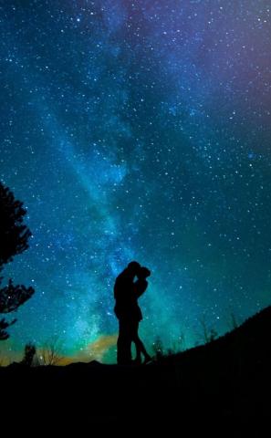 Couple Romantic Night Silhouette Starry Sky Wallpaper