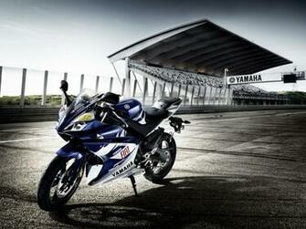 Yamaha Yzf R125 Fiat Team Race Replica Wallpaper