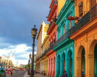 Havana Wallpaper Desktop Wallpaperexpert