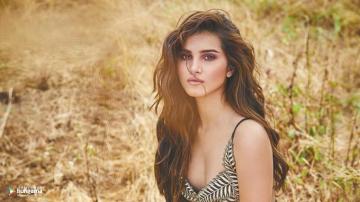 Tara Sutaria HD Wallpaper This Application Contains Backdrops