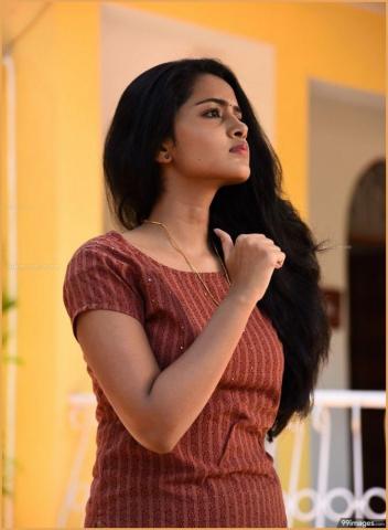 Jeevan Ravi On Anupama Parameswaran HD Photos