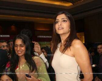 Wallpaper Sonam Kapoor At The Inauguration Pfa Fundraiser