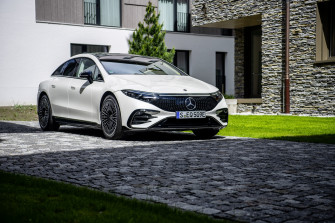 White Mercedes Benz Eqs 4matic V297