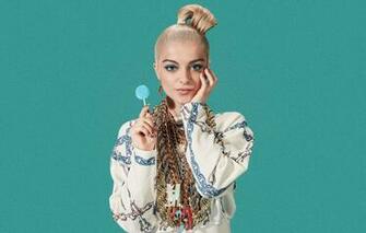 Wallpaper Look Decoration Pose Background Portrait Makeup