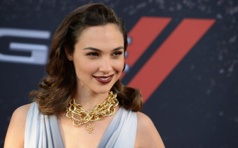 Gal Gadot HD Wallpaper