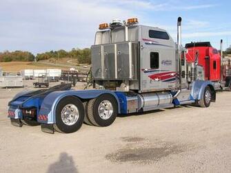 HD Kenworth W900 Semi Tractor Image Wallpaper
