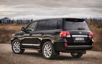 Toyota Land Cruiser V8 Widescreen Exotic Car Photo