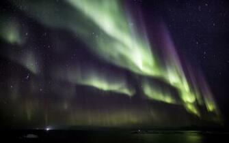 Aurora Borealis Northern Lights Night Green Stars Sky Wallpaper