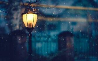 Wallpaper Light On The Street In A Cold Winter Night