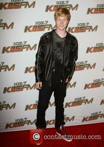 Article Room Model Adam Hicks Image Gallery