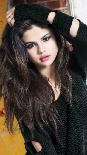 Selena Gomez Wallpaper By Vickyeigomez On