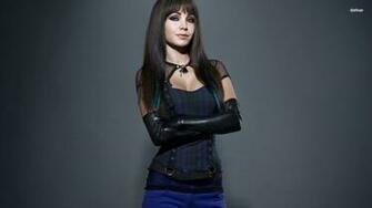 Ksenia Solo With Black Leather Gloves Wallpaper Celebrity