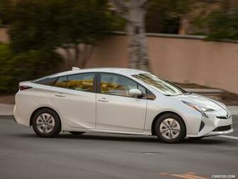 Toyota Prius Two Eco Side HD Wallpaper