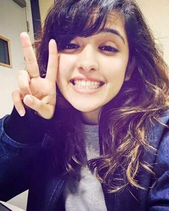HD Wallpaper Shirley Setia Laptop In